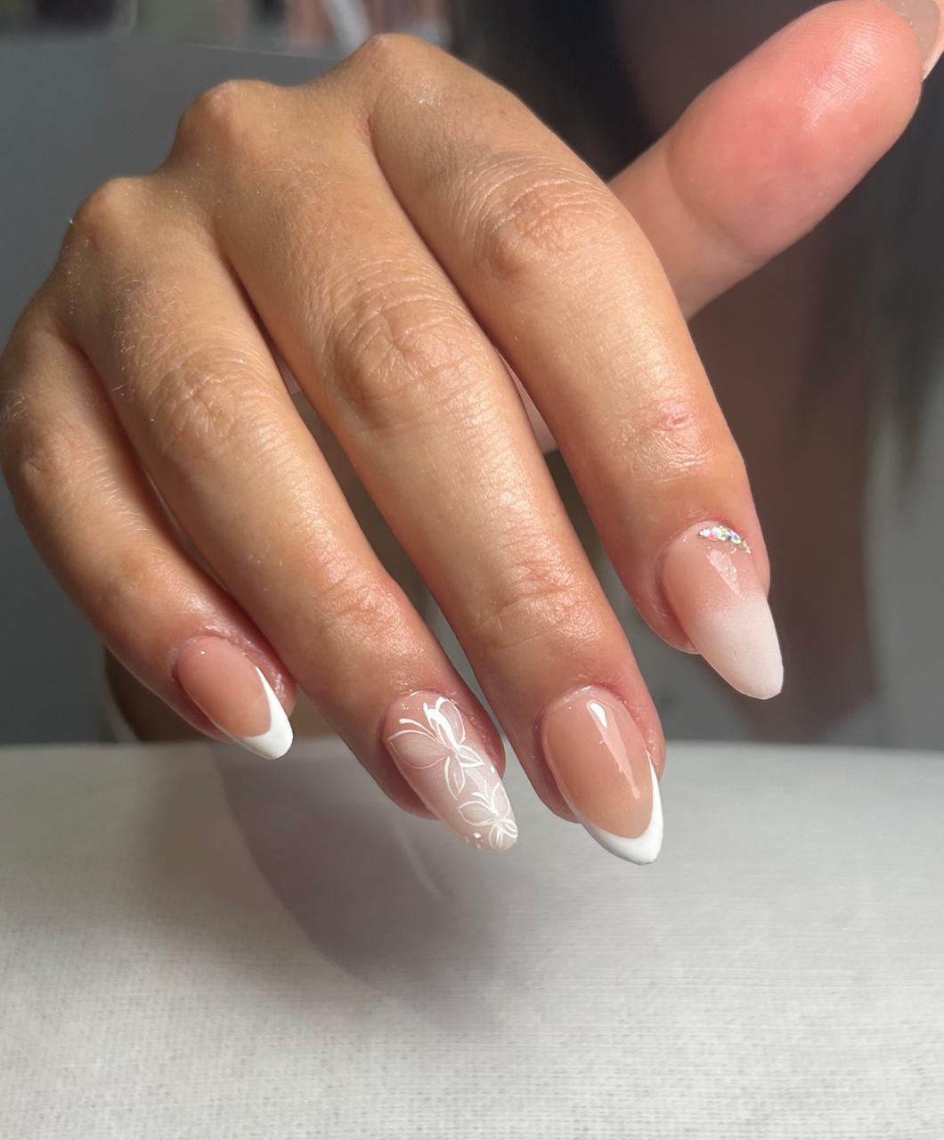 Uñas acrílicas con molde en Popayán - Nails Yuliana Ortega
